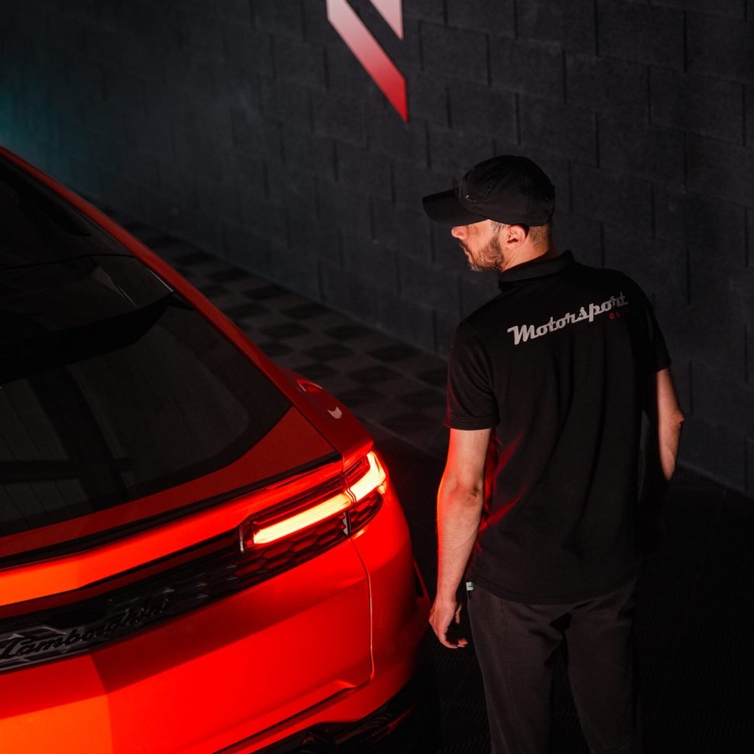 LAMBO URUS-24